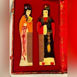 Yanling Chinese Handpainted Wooden Comb Set Hair Ornament New in Box